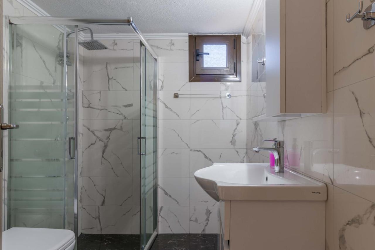 Seaside Serenity Suite In Loutra Като Алмири Екстериор снимка